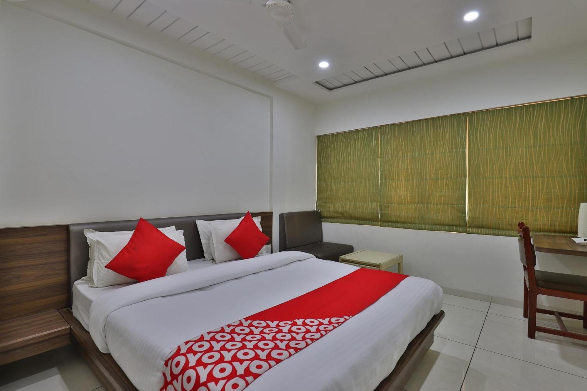Collection O Hotel Panchsheel Vadodara Eksteriør billede