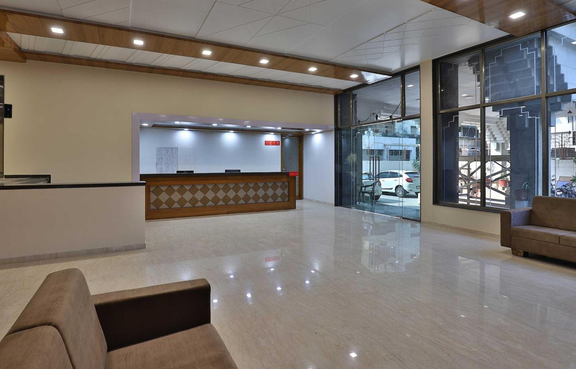 Collection O Hotel Panchsheel Vadodara Eksteriør billede